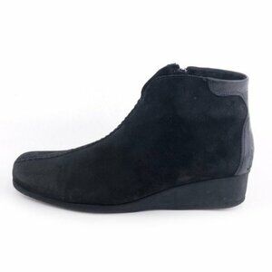 La Canadienne Black Suede Ankle Boots 9.5M